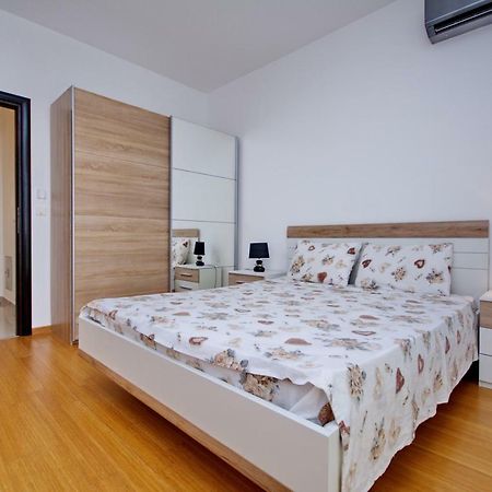 Apartment Dobrota Kotor Exteriör bild