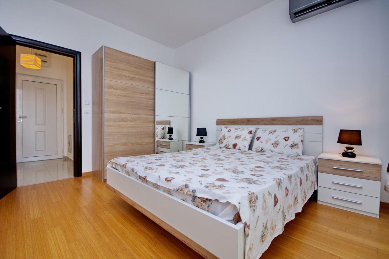 Apartment Dobrota Kotor Exteriör bild