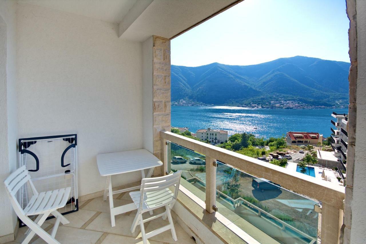 Apartment Dobrota Kotor Exteriör bild