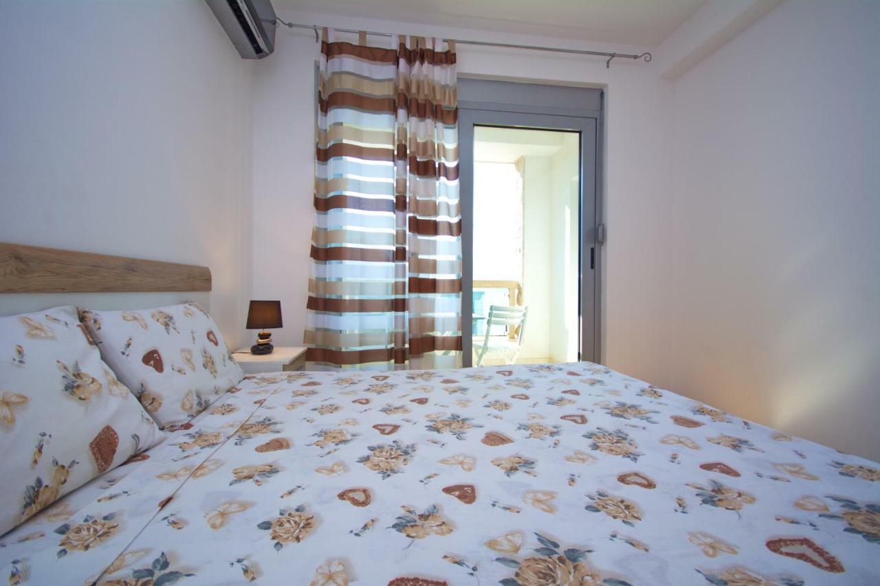 Apartment Dobrota Kotor Exteriör bild