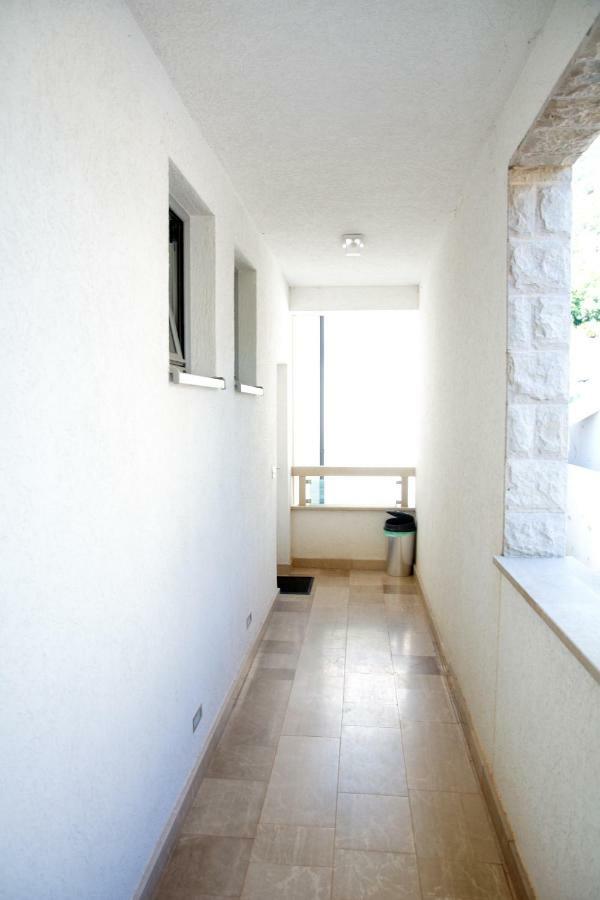 Apartment Dobrota Kotor Exteriör bild
