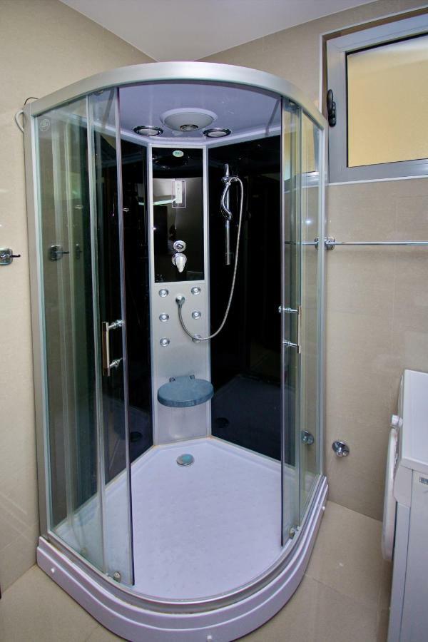 Apartment Dobrota Kotor Exteriör bild